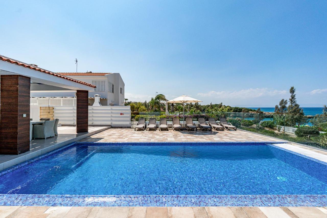 Beach Front Aqua Marina By Ezoria Villas พาราลิมนี ภายนอก รูปภาพ