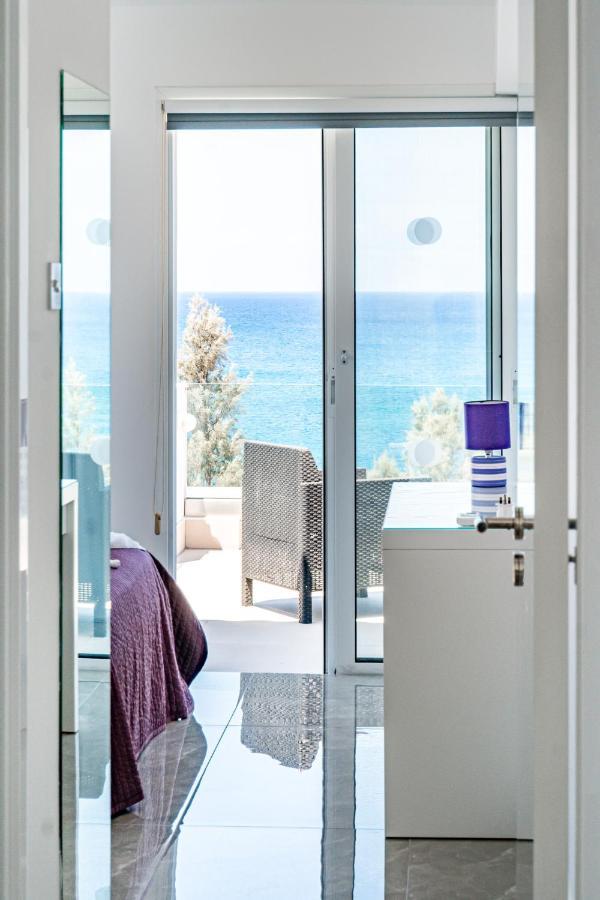 Beach Front Aqua Marina By Ezoria Villas พาราลิมนี ภายนอก รูปภาพ