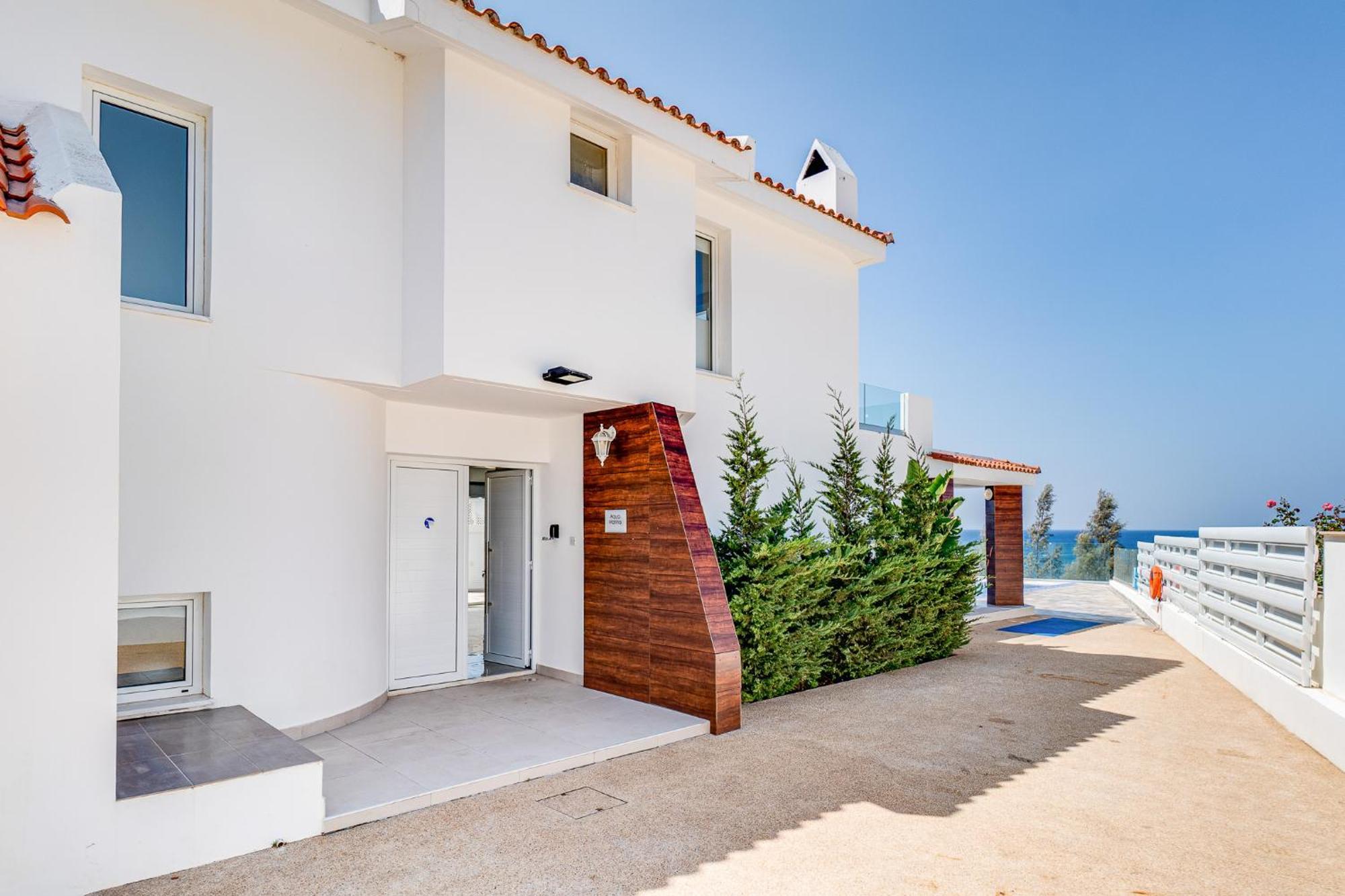Beach Front Aqua Marina By Ezoria Villas พาราลิมนี ภายนอก รูปภาพ