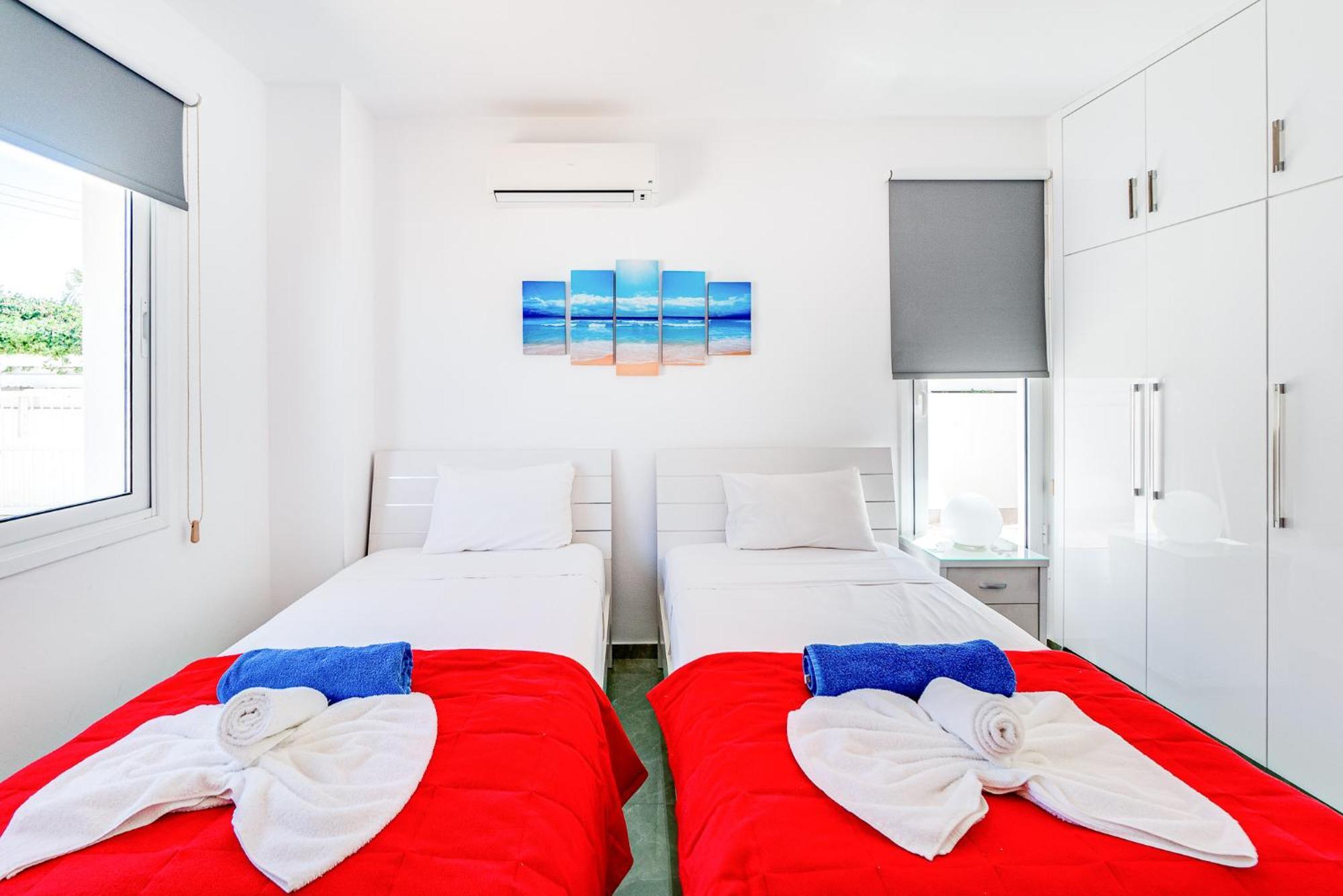 Beach Front Aqua Marina By Ezoria Villas พาราลิมนี ภายนอก รูปภาพ