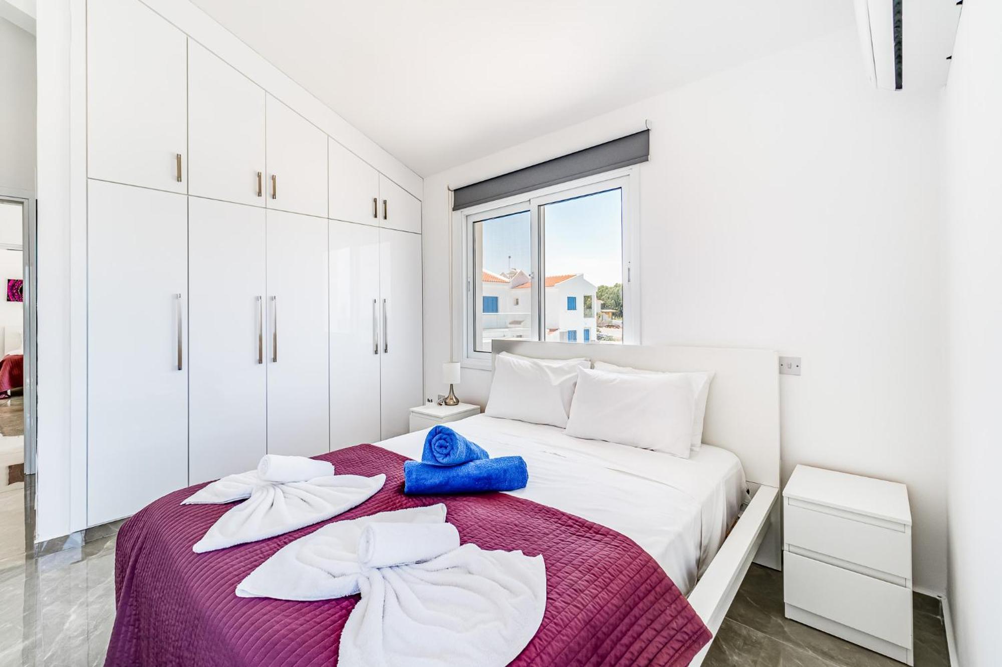 Beach Front Aqua Marina By Ezoria Villas พาราลิมนี ภายนอก รูปภาพ
